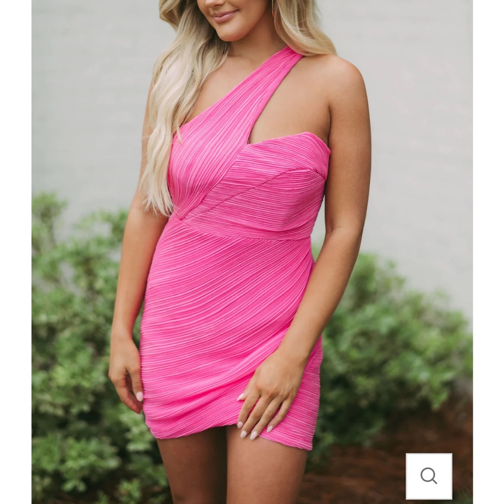 One shoulder texture pink mini dress